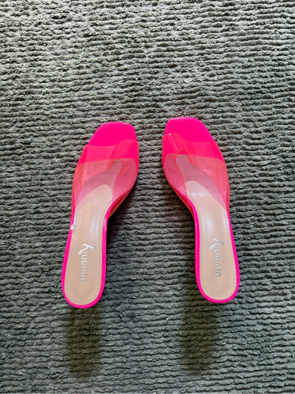 Size 8 Y2K Inspired Kitten Heels